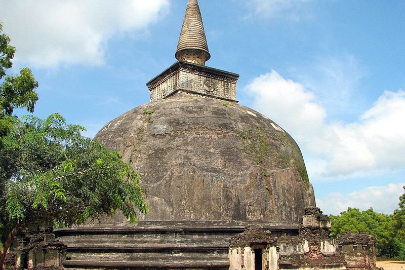 Polonnaruwa (පොළොන්නරුව), Sri Lanka UNESCO World Heritage Site Travel Guide